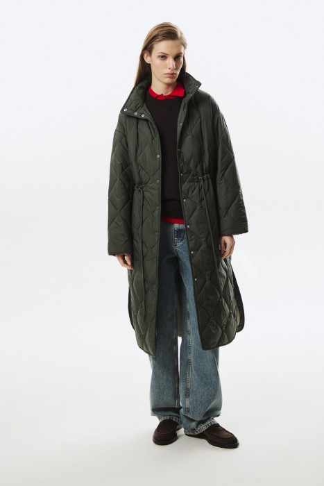 стеганое пальто из россии вид сбоку