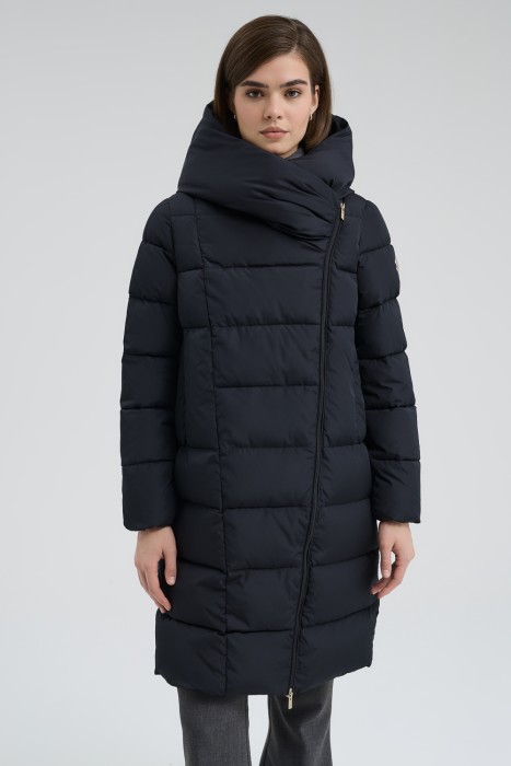 стеганое зимнее пальто от бренда снежная королева вид слева