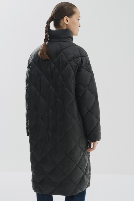 стеганое зимнее пальто по цене 8070 руб вид справа