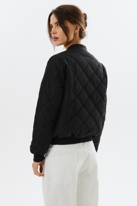 стеганый бомбер по цене 4400 руб вид справа