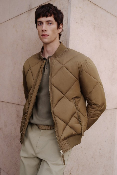 стеганый бомбер от бренда снежная королева вид слева