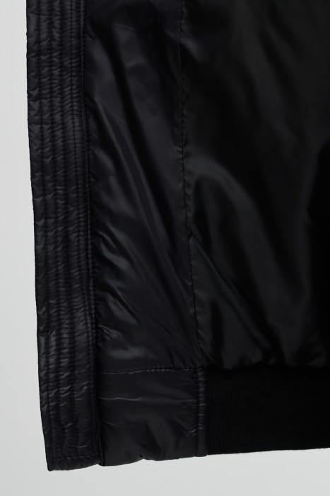 стеганый бомбер из россии вид сбоку