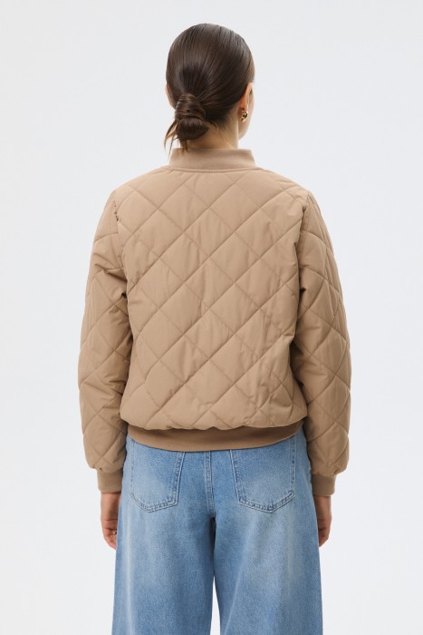 стеганый бомбер по цене 3730 руб вид справа