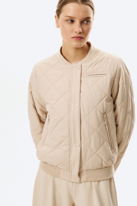 стеганый бомбер от бренда снежная королева вид слева