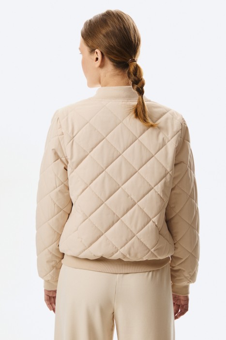 стеганый бомбер по цене 4400 руб вид справа