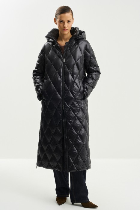 стеганый пуховик с капюшоном от бренда снежная королева вид слева