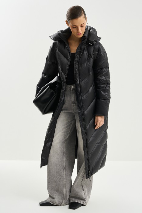 стеганый пуховик с капюшоном из россии вид сбоку