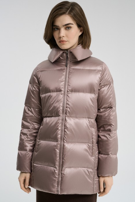 стеганый пуховик от бренда снежная королева вид слева