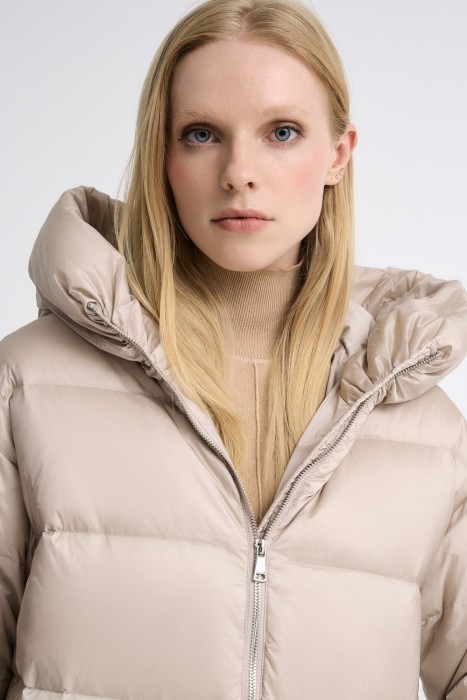 стеганый пуховик из россии вид сбоку