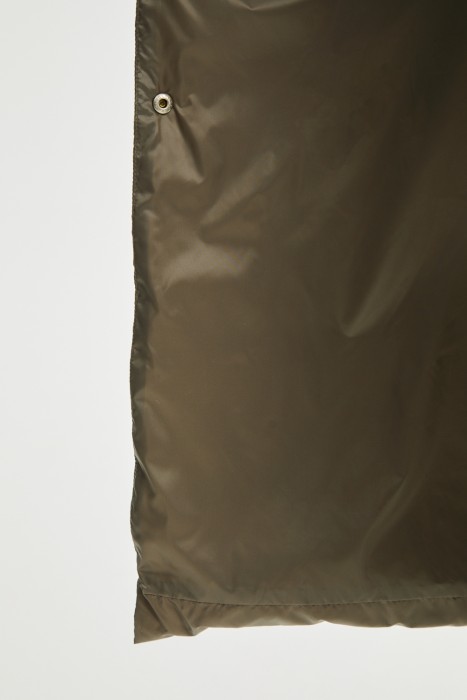 стеганый пуховик от бренда снежная королева вид слева