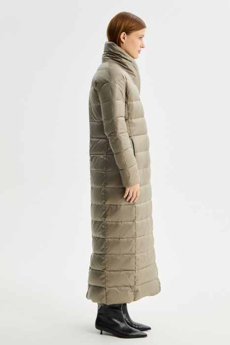 стеганый пуховик из россии вид сбоку