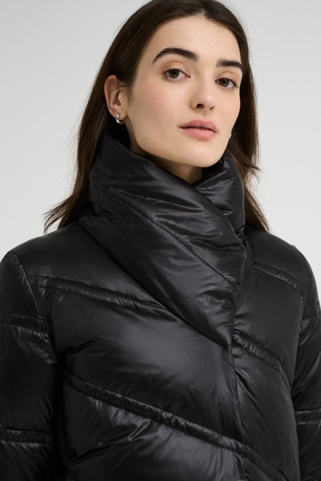 стеганый пуховик из россии вид сбоку