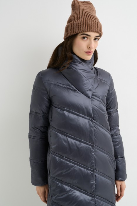 стеганый пуховик от бренда снежная королева вид слева