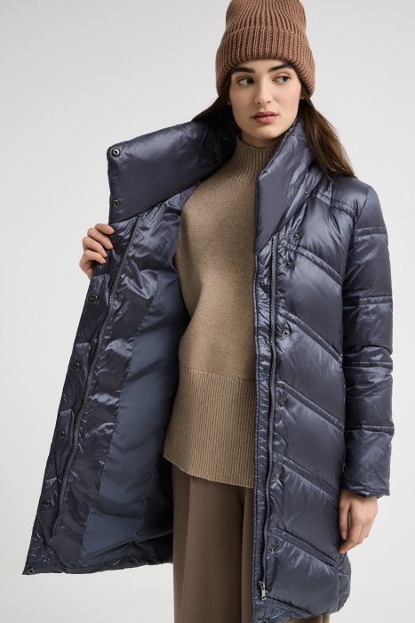 стеганый пуховик из россии вид сбоку