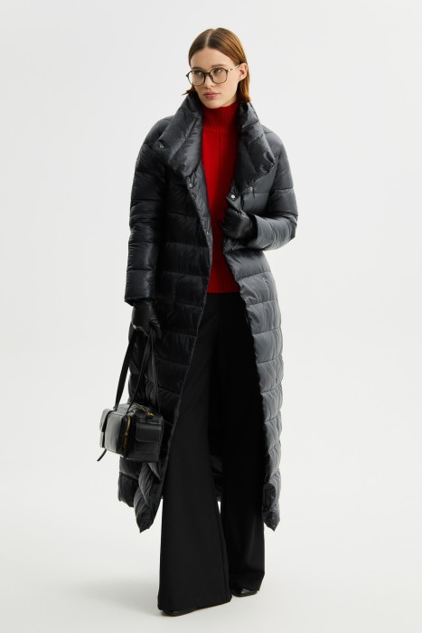 стеганый пуховик от бренда снежная королева вид слева