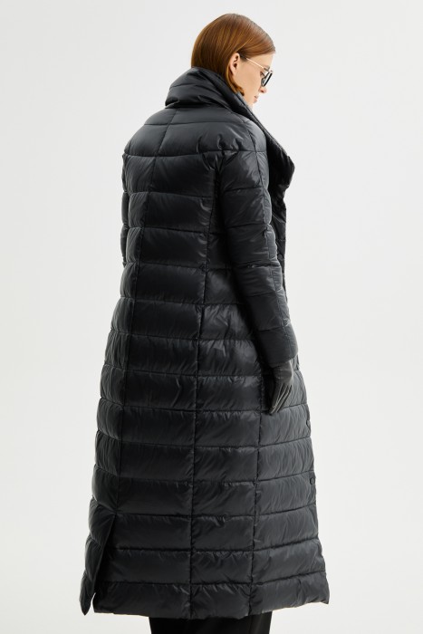 стеганый пуховик по цене 8440 руб вид справа