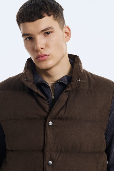 стеганый жилет из россии вид сбоку