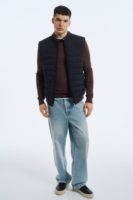 стеганый жилет от бренда снежная королева вид слева