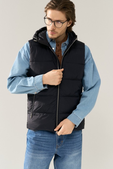 стеганый жилет от бренда снежная королева вид слева