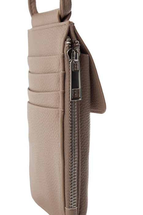 сумка-чехол из искусственной кожи по цене 1260 руб вид справа