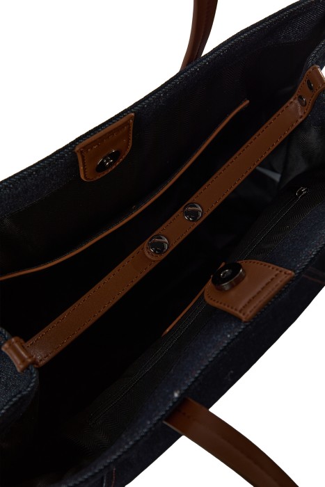 сумка из денима по цене 3350 руб вид справа