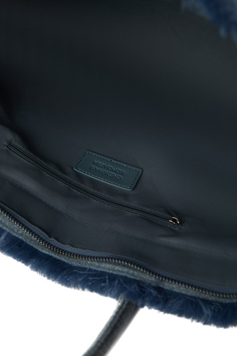 сумка из денима по цене 3680 руб вид справа