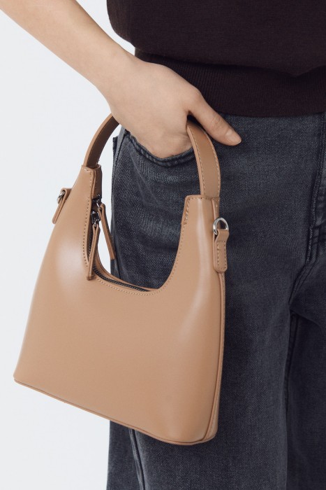 сумка из искусственной кожи от бренда снежная королева вид слева