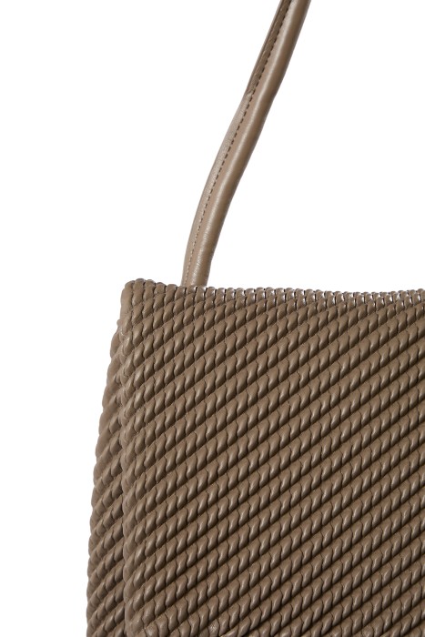 сумка из искусственной кожи от бренда снежная королева вид слева