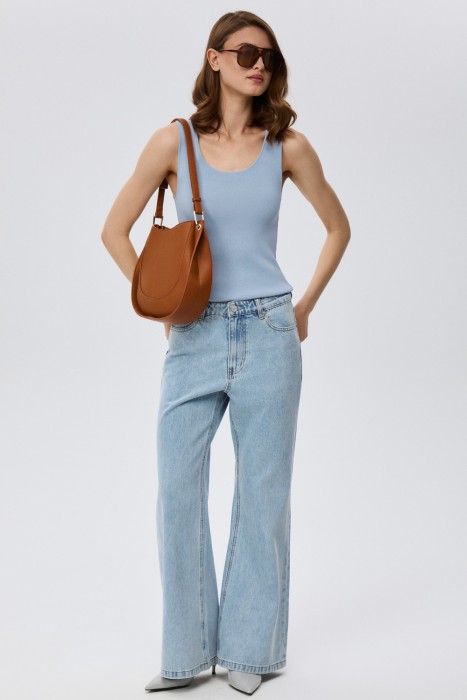 Товар с артикулом 813153003 вид сзади