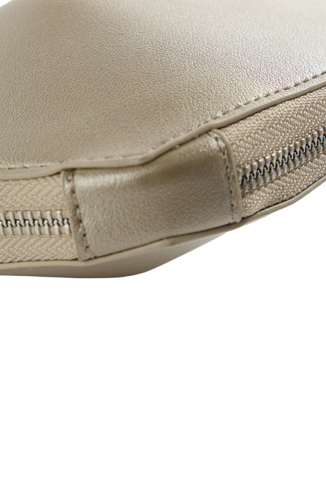 сумка из искусственной кожи по цене 2680 руб вид справа