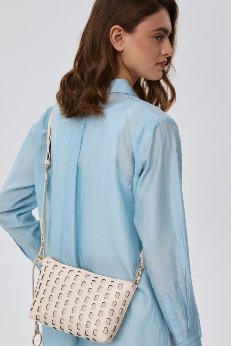 сумка из искусственной кожи от бренда снежная королева вид слева