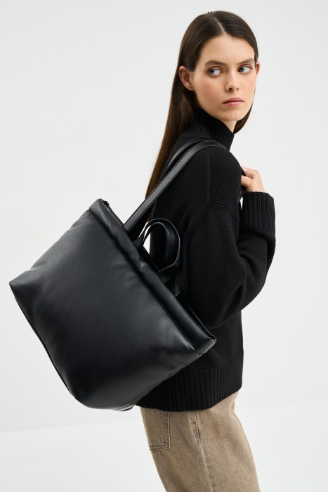 сумка из искусственной кожи от бренда снежная королева вид слева