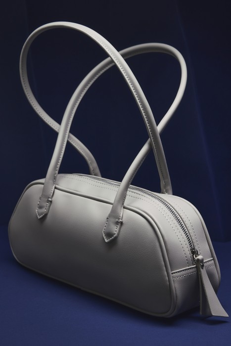 сумка из искусственной кожи от бренда снежная королева вид слева