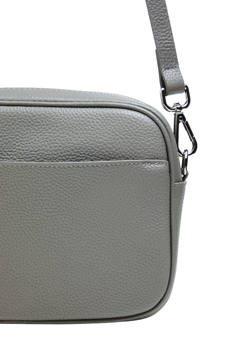 сумка из натуральной кожи от бренда снежная королева вид слева