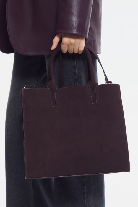 сумка из натуральной кожи от бренда снежная королева вид слева