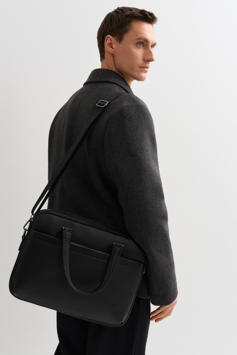 сумка из натуральной кожи от бренда снежная королева вид слева