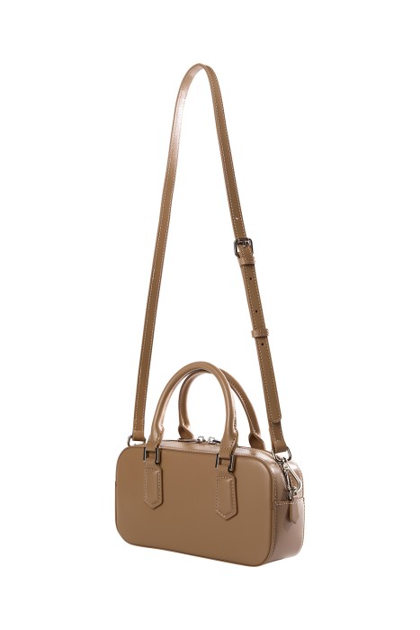 сумка из натуральной кожи от бренда снежная королева вид слева