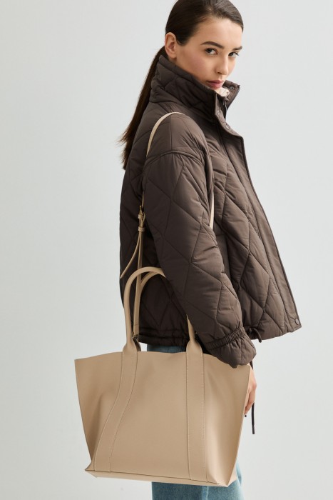 сумка из натуральной кожи от бренда снежная королева вид слева