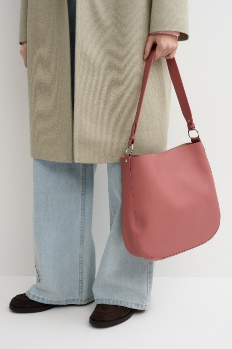 сумка из натуральной кожи от бренда снежная королева вид слева