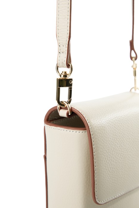 сумка из натуральной кожи из россии вид сбоку