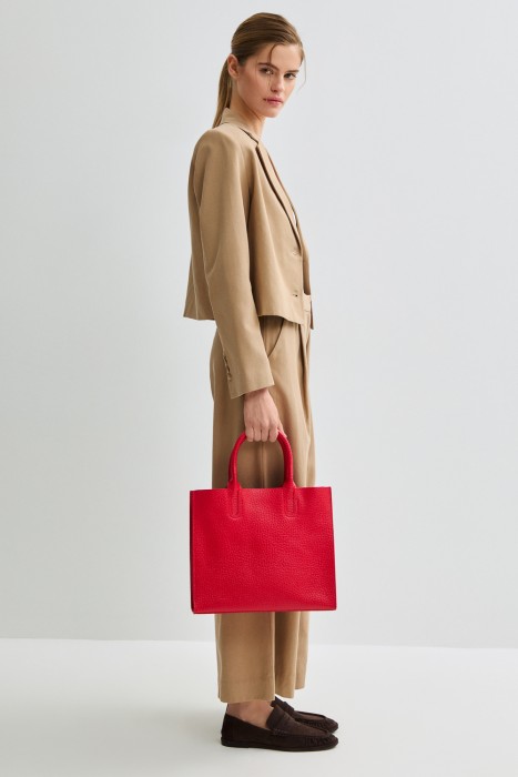 сумка из натуральной кожи от бренда снежная королева вид слева