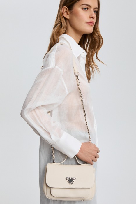 сумка из натуральной кожи от бренда снежная королева вид слева