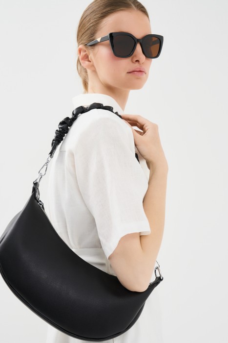 сумка из натуральной кожи от бренда снежная королева вид слева