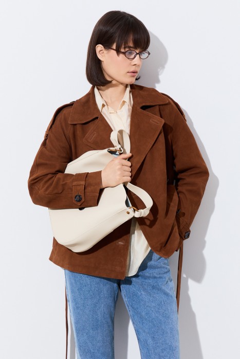 сумка из натуральной кожи от бренда снежная королева вид слева