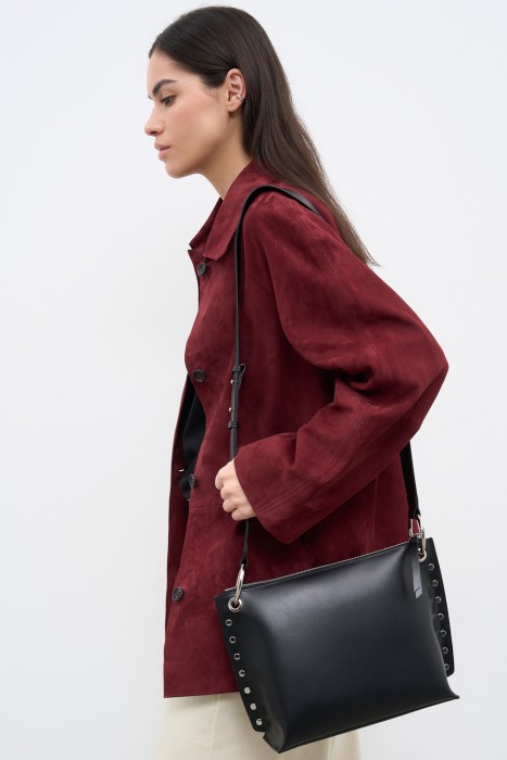 сумка из натуральной кожи от бренда снежная королева вид слева