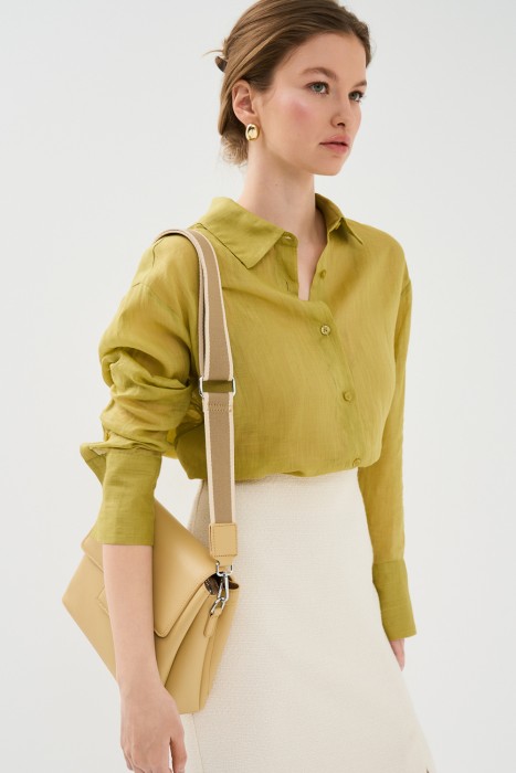 сумка из натуральной кожи от бренда снежная королева вид слева