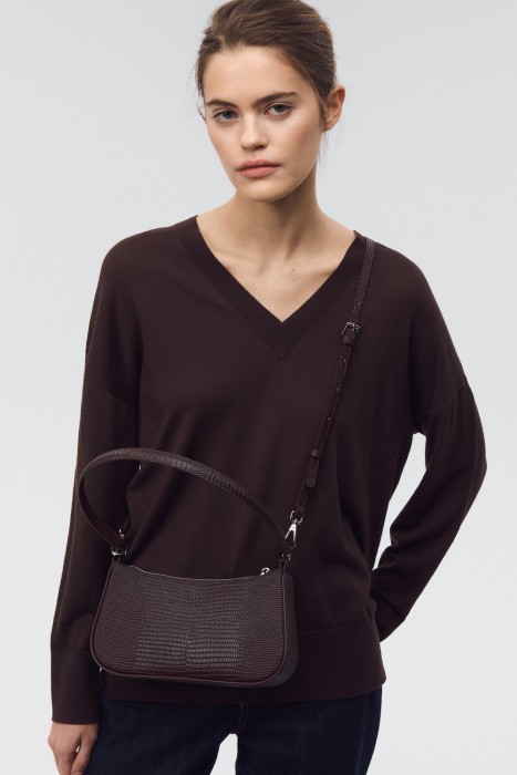 сумка из натуральной кожи от бренда снежная королева вид слева