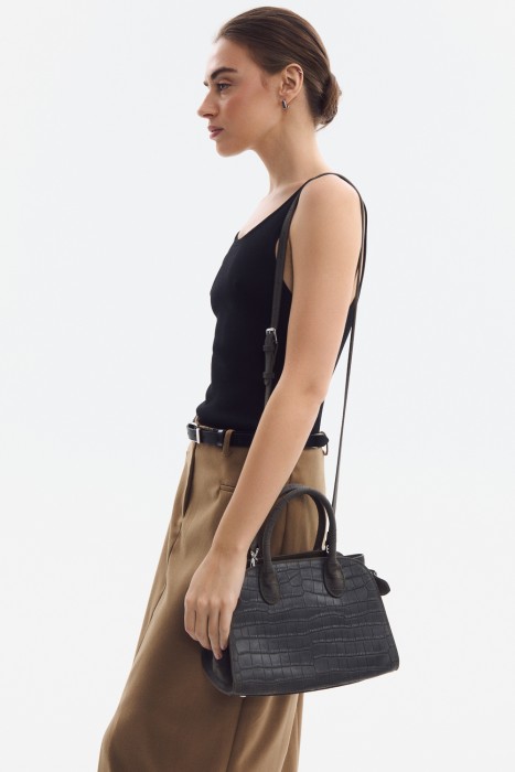 сумка из натуральной замши от бренда снежная королева вид слева