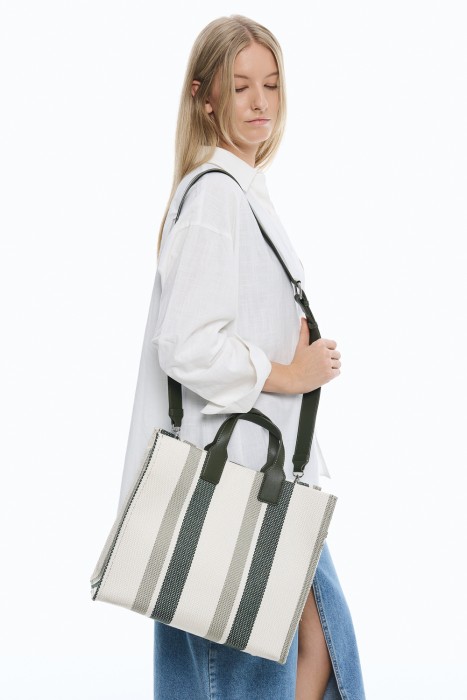 сумка из текстиля от бренда снежная королева вид слева