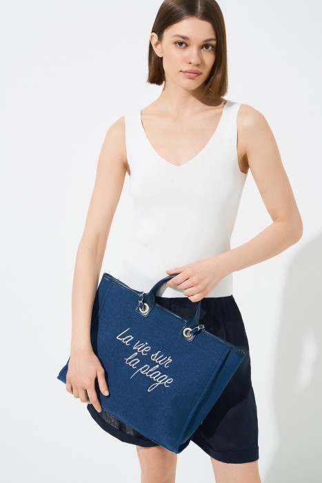 сумка из текстиля от бренда снежная королева вид слева